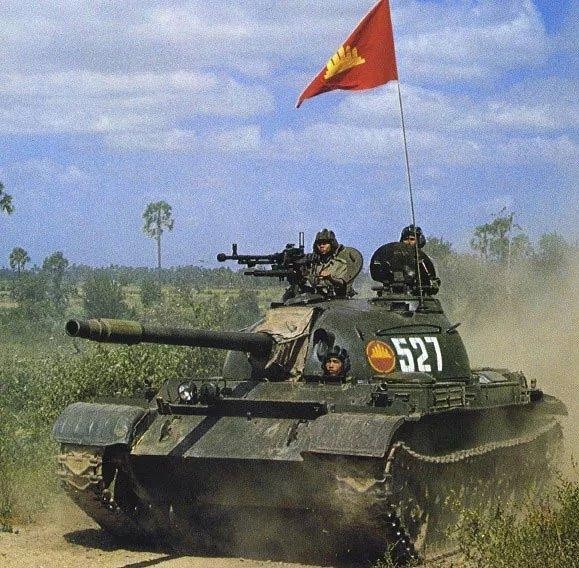 Anh cuc hiem xe tang Type 62 cua Campuchia-Hinh-6