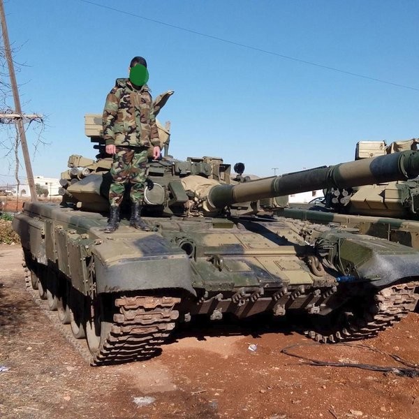 Nong: Xe tang T-90 bi phien quan IS bat song o Syria?-Hinh-8