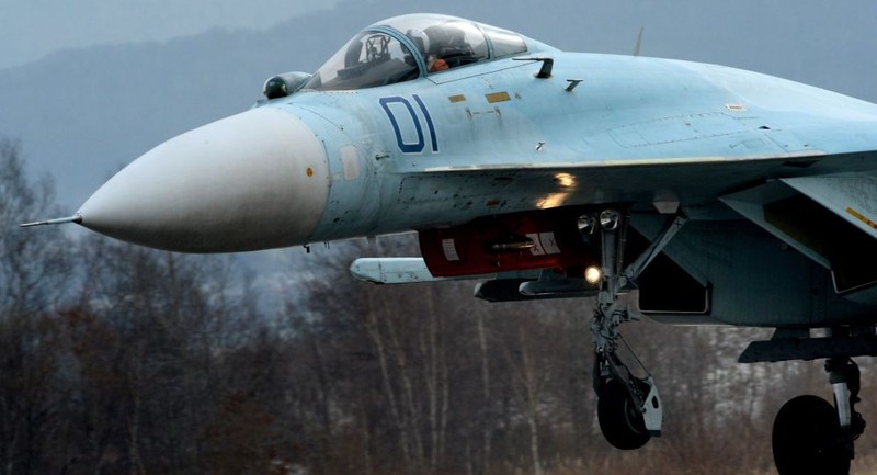 Nhin mat Sukhoi Su-27 danh chan may bay do tham My-Hinh-5