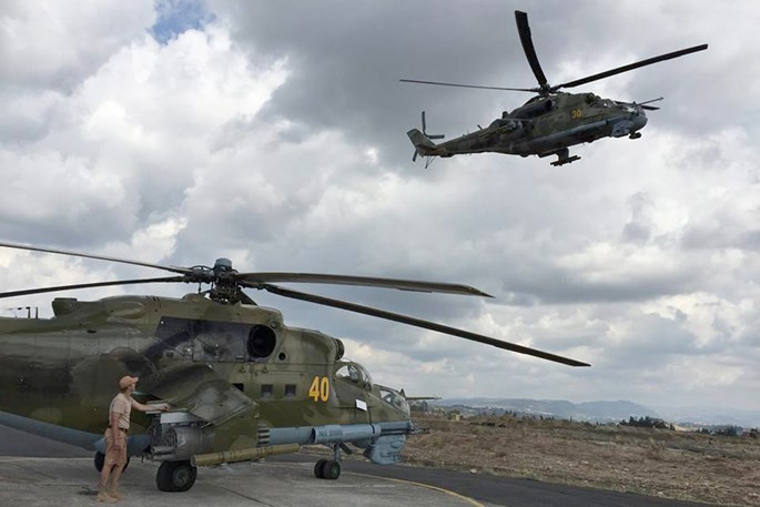 Man nhan canh “xe tang bay” Mi-24 san khung bo o Syria-Hinh-6