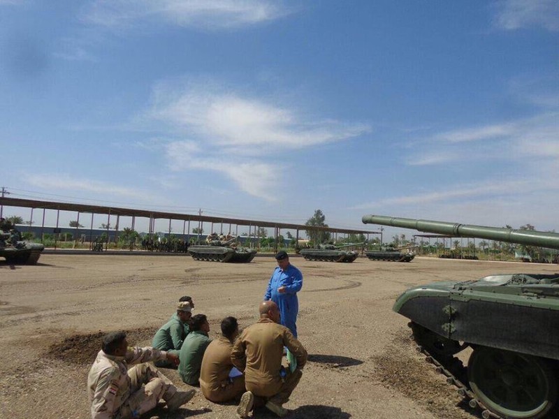 Anh: Iraq voi va tung T-72M1 ra mat tran chong IS-Hinh-3