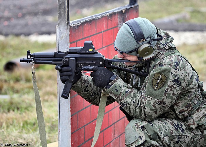 Kalashnikov mang sung “khung” nao toi Paris trong thang 6?-Hinh-9