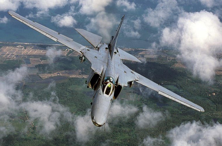 Hien truong tham khoc MiG-27 An Do tong sap nha dan-Hinh-9