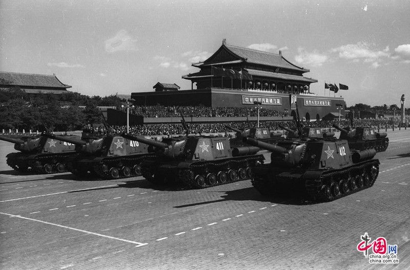 Kinh ngac: Nga tung ban “quai thu” ISU-152 cho Trung Quoc