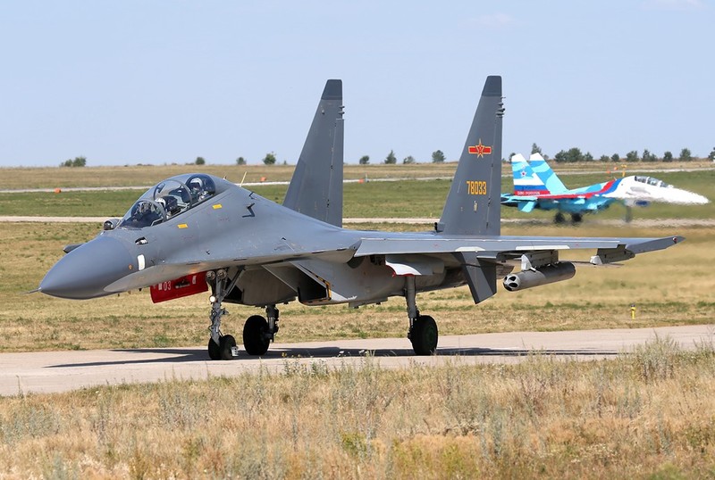 Kha nang khong chien dang cap cua tiem kich Su-30-Hinh-6