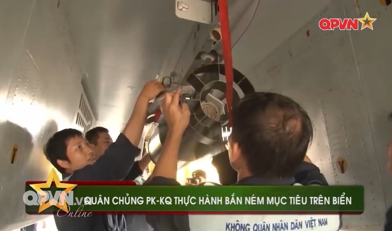 Anh oai hung Su-30MK2 ban rocket, nem bom tren bien-Hinh-2