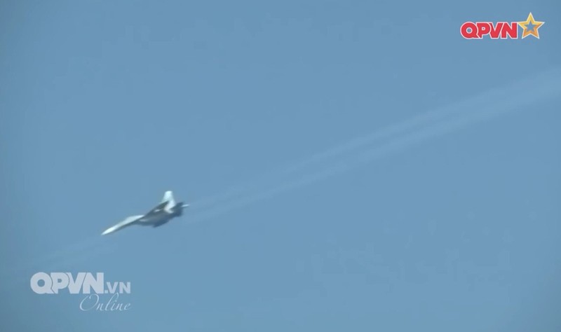 Anh oai hung Su-30MK2 ban rocket, nem bom tren bien-Hinh-9
