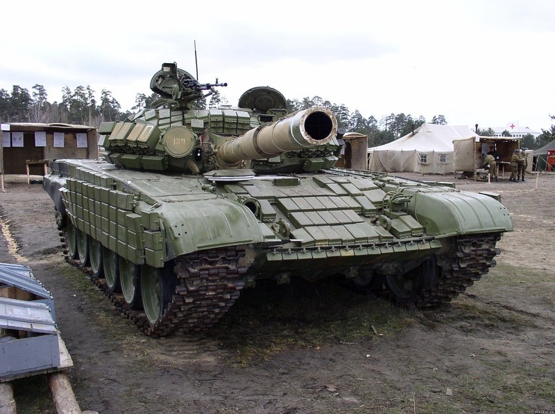 Ngac nhien xe tang T-72B tu do cua quan noi day Ukraine-Hinh-5