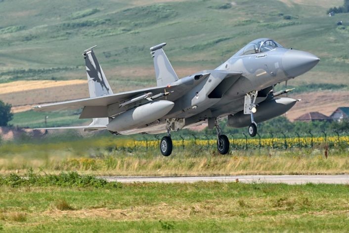 Anh: Tiem kich MiG-21 “song kiem hop bich” cung F-15C My-Hinh-4