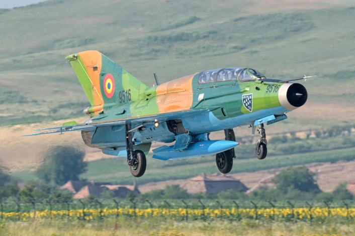 Anh: Tiem kich MiG-21 “song kiem hop bich” cung F-15C My-Hinh-5