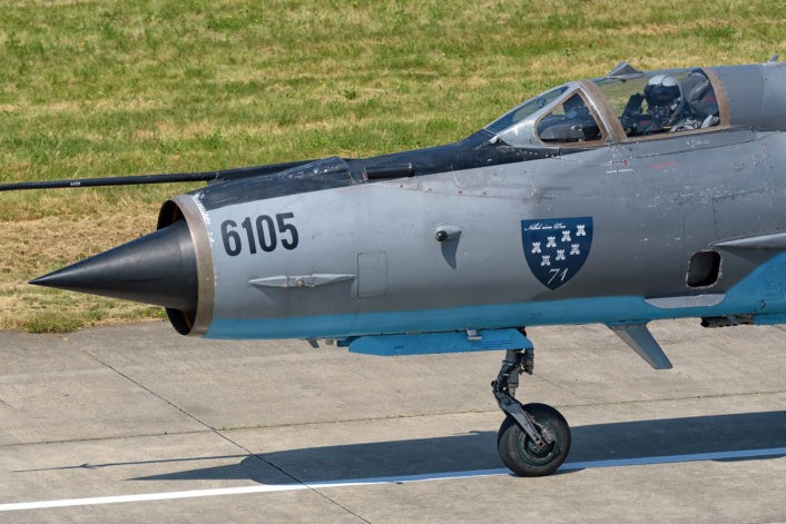 Anh: Tiem kich MiG-21 “song kiem hop bich” cung F-15C My-Hinh-7