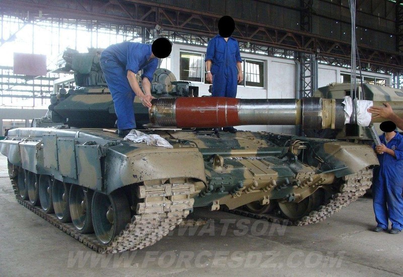 Anh: Nga ban giao lo xe tang T-90SA moi cho khach hang-Hinh-10