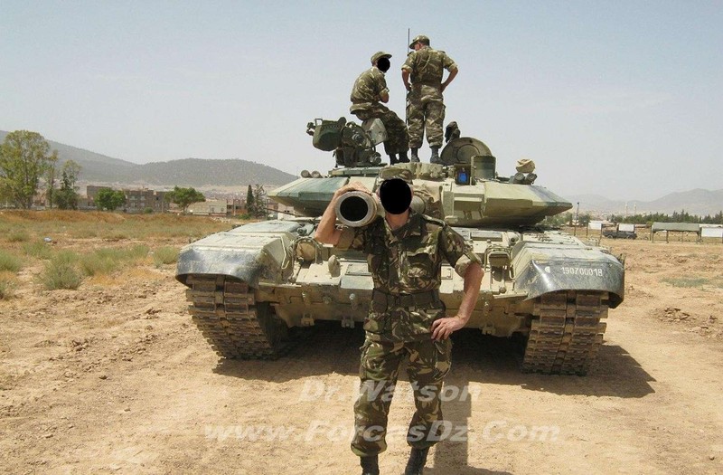 Anh: Nga ban giao lo xe tang T-90SA moi cho khach hang-Hinh-5