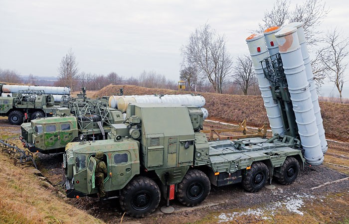 Vi sao Nga khong them su dung ten lua S-300 cua Ukraine?