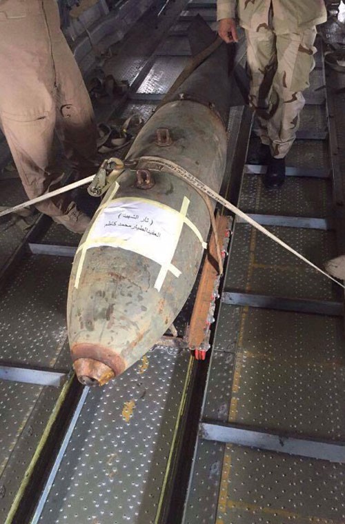 Ngac nhien: Iraq cai tien van tai co An-32B mang bom danh IS-Hinh-8