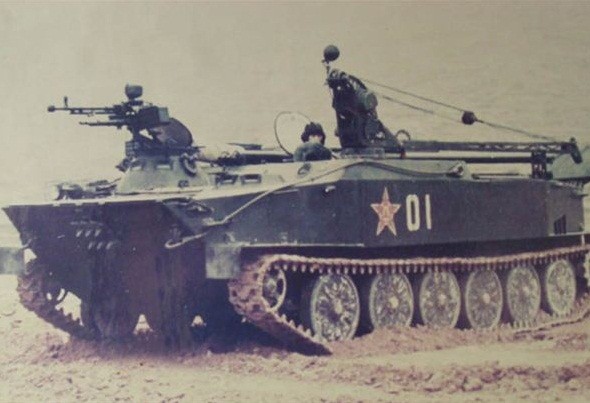Tham lam: Trung Quoc sao chep xe boc thep BTR-50 co lo-Hinh-10