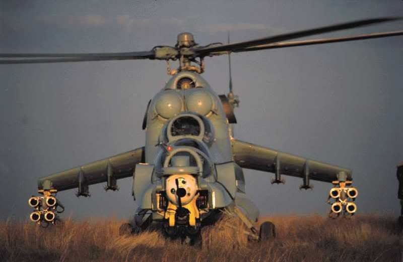Khiep dam hinh dang “xe tang bay” Mi-24 cua…Nam Phi-Hinh-10