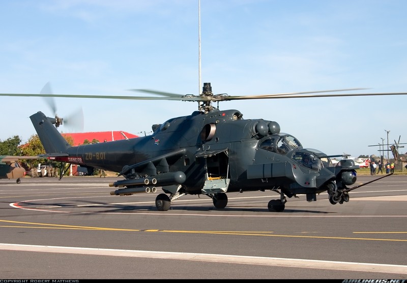 Khiep dam hinh dang “xe tang bay” Mi-24 cua…Nam Phi-Hinh-4