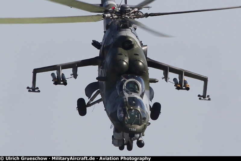 Khiep dam hinh dang “xe tang bay” Mi-24 cua…Nam Phi