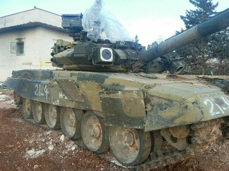 Sau TOW, T-90 o Syria phai khiep so loai ten lua nay-Hinh-2