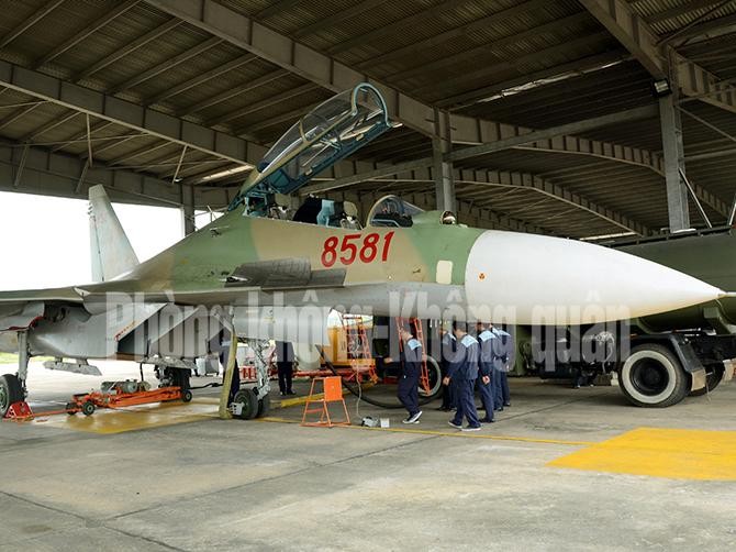 Viet Nam sap co ba trung doan trang bi tiem kich Su-30MK2-Hinh-4