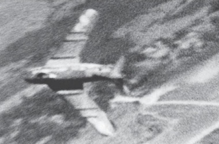 Bat ngo: Tiem kich MiG-17 Viet Nam hoa ra co “mat than”-Hinh-7