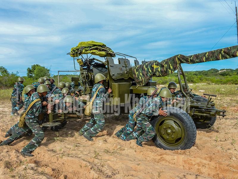 To tuong binh chung phao cao xa cua QDND Viet Nam