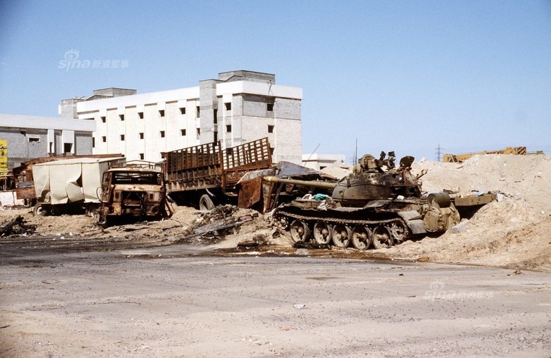 Tham thuong xe tang-thiet giap Iraq tren “xa lo chet”-Hinh-15