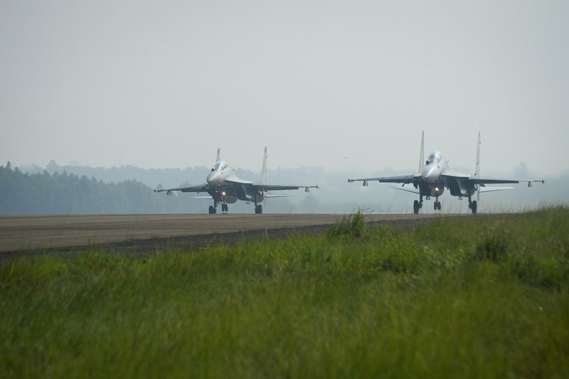 Nghe chuyen mot chuyen bay ra Truong Sa cua Su-30-Hinh-9