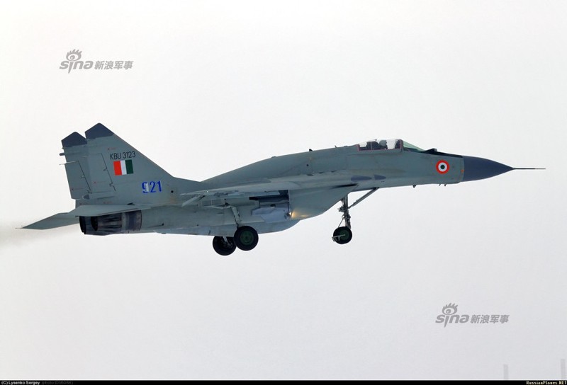 That vong tran tre tiem kich ham MiG-29K cua Nga-Hinh-4