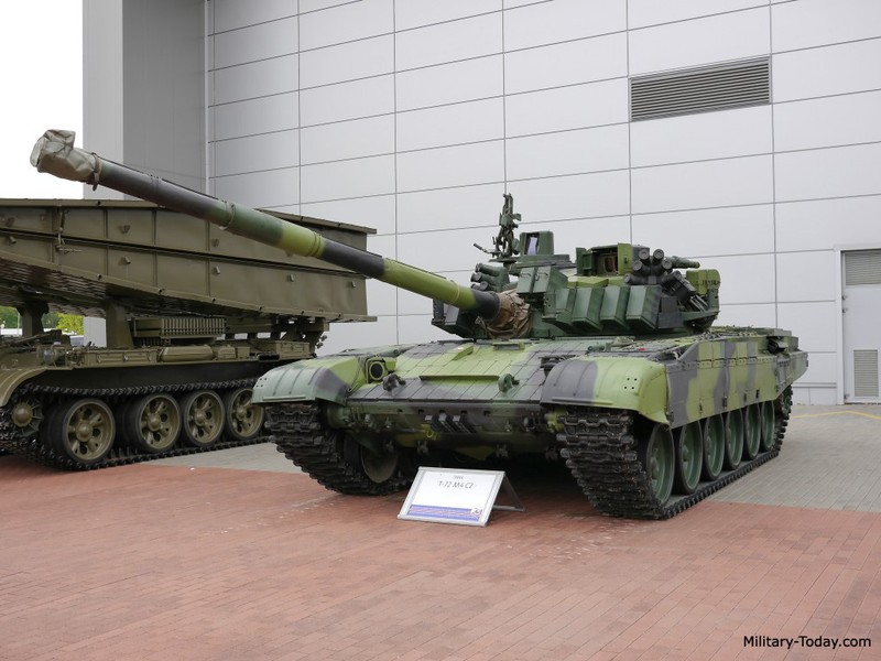 Czech ban xe tang T-72M4 cu, Viet Nam nen mua ngay?-Hinh-4