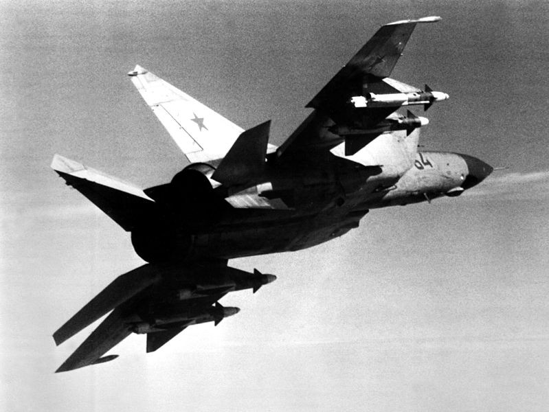 Chien tich kho tin cua tiem kich MiG-25 truoc may bay My-Hinh-8