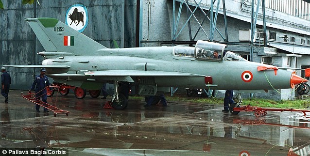 Hien truong tiem kich MiG-21 An Do dam xuong dat, vo tan-Hinh-6