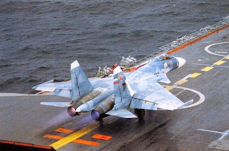 Tiem kich ham Su-33 duoc nang cap truoc khi toi Syria-Hinh-2