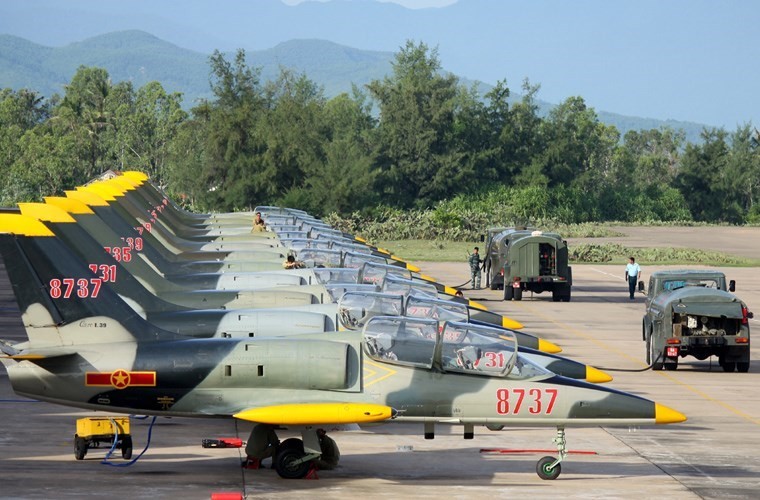 Trien vong lon nang cap may bay huan luyen L-39 Viet Nam