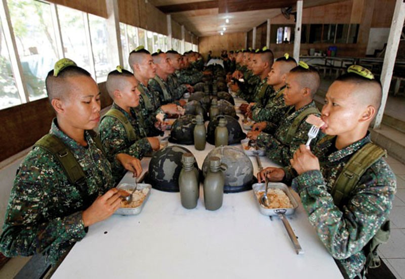 Kham pha thu vi bua an cua binh si cac nuoc-Hinh-8