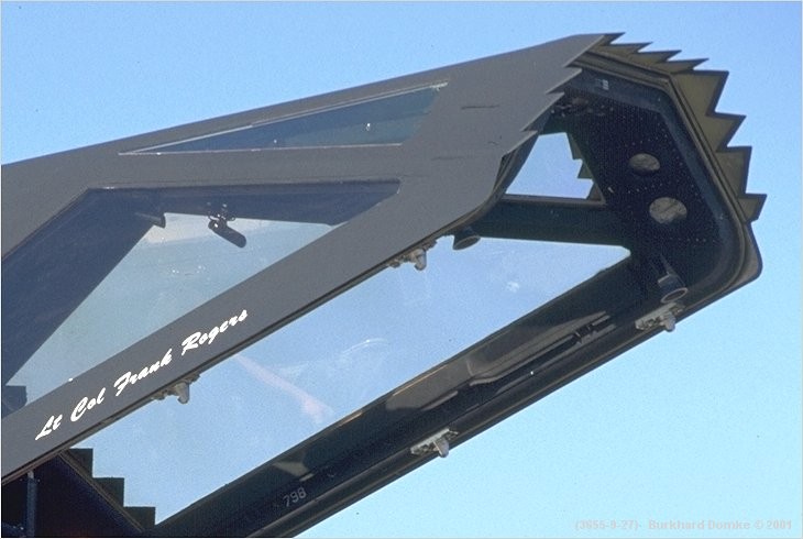 Bang chung may bay tang hinh F-117 “tai xuat giang ho”-Hinh-11