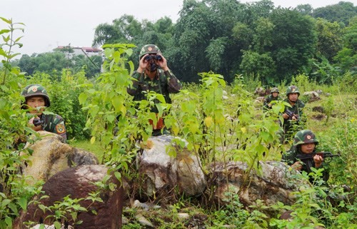 Muc kich Bien phong Viet-Trung dien tap chong khung bo-Hinh-5