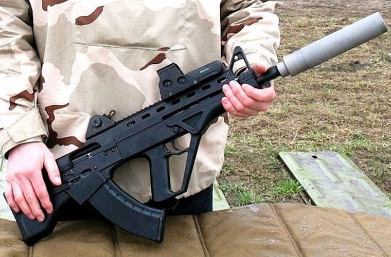 Ukraine tham vong thay the AK-74M bang sung truong Malyuk-Hinh-4