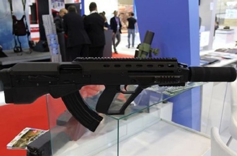Ukraine tham vong thay the AK-74M bang sung truong Malyuk