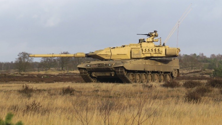 Sieu tang Duc Leopard 2A7+ lan dau tien toi dat Trung Dong