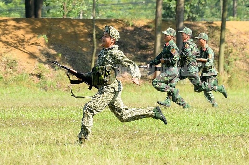 Man nhan bo doi Viet Nam do tai ban AK, PKMS, K54-Hinh-14