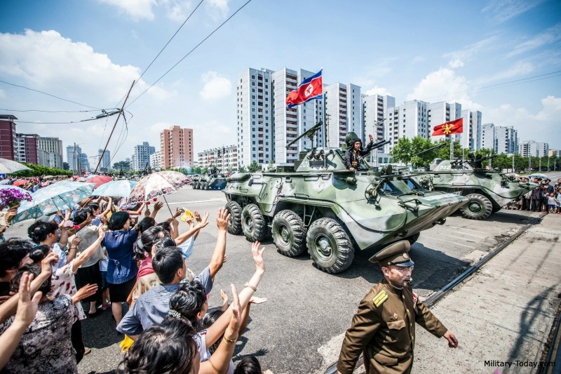 Tram tro phien ban “taxi” BTR-80 do Trieu Tien tu san xuat-Hinh-9
