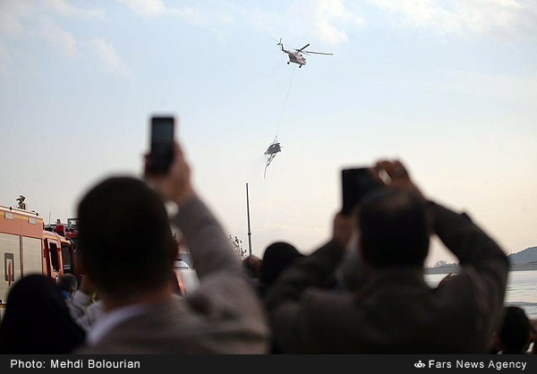 Muc kich truc thang Mi-17 Iran cau xac may bay roi-Hinh-5