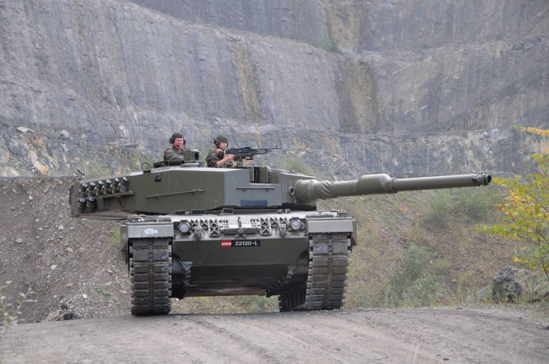 Hai hung canh xe tang Leopard 2A4 TNK tan xac tai Aleppo-Hinh-10