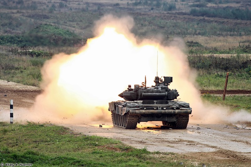 Nga vien tro them 37 xe tang T-90 cho Syria?-Hinh-9