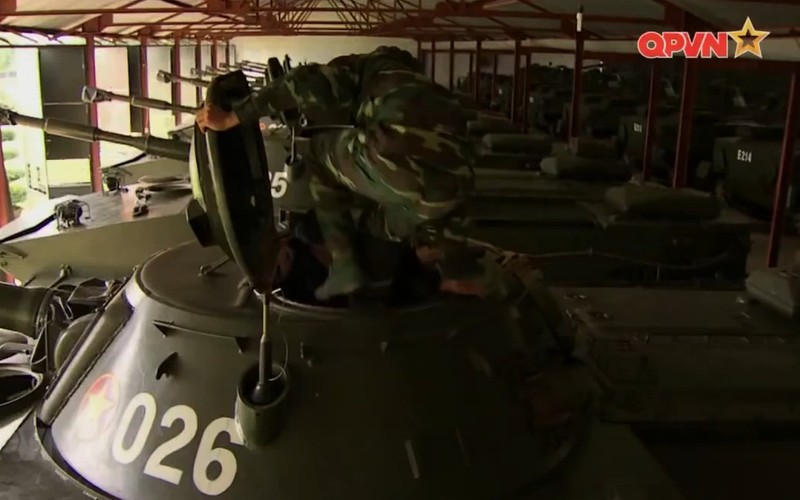 Cuc hiem ben trong xe tang PT-76 cua Viet Nam-Hinh-4