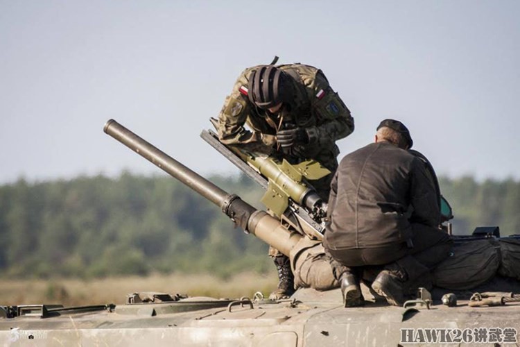 Khong do noi xe chien dau bo binh cua phien quan IS-Hinh-8