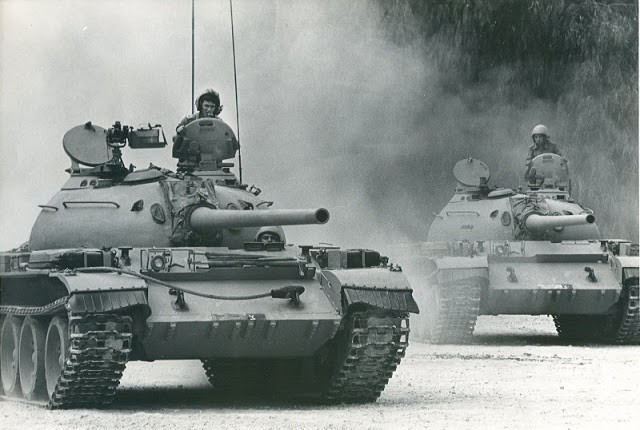 Kinh ngac tot do phien ban xe tang T-54/55 cua Israel-Hinh-8