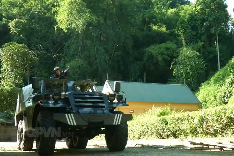 Vu khi dang gom tren “taxi chien truong” BTR-152 cua Viet Nam-Hinh-3